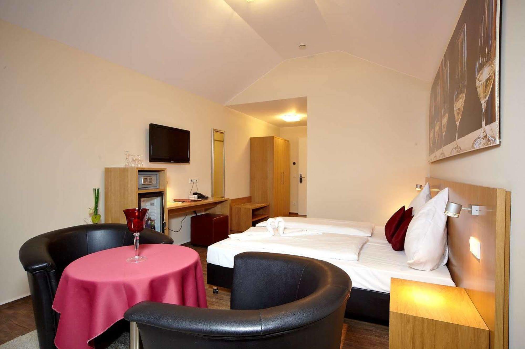 Christiana'S Wein & Art Hotel Bernkastel-Kues Zewnętrze zdjęcie